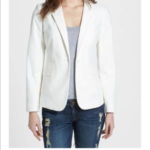 VINCE CAMUTO  One-Button White Blazer